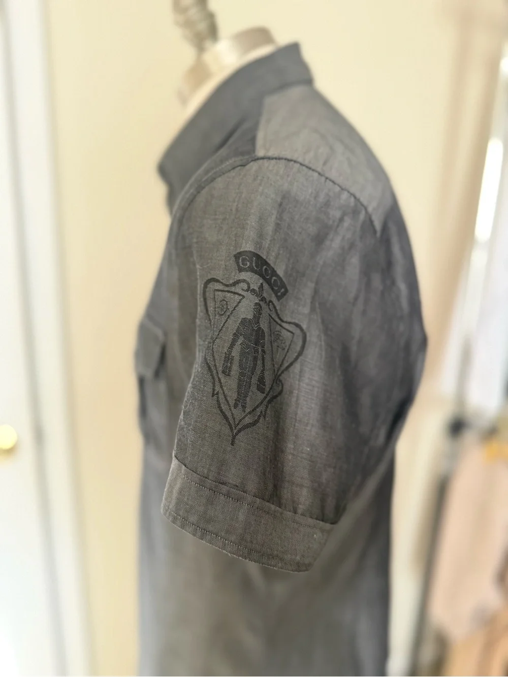 Gucci Men's Short-Sleeve Button-Down Shirt in Dark Gray